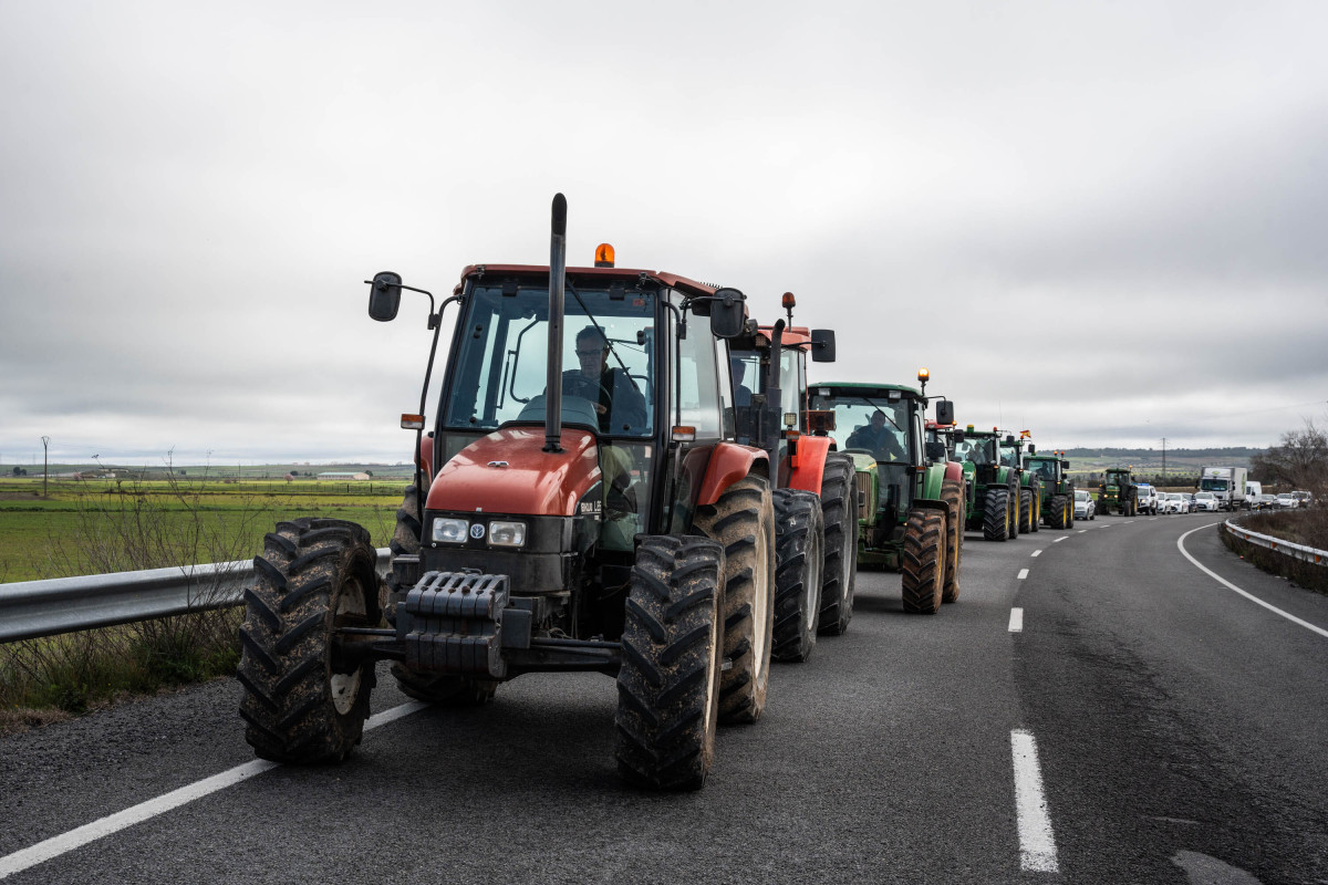 EuropaPress 5754518 tractorada titulcia torrejon velasco m 404 sexta jornada protestas