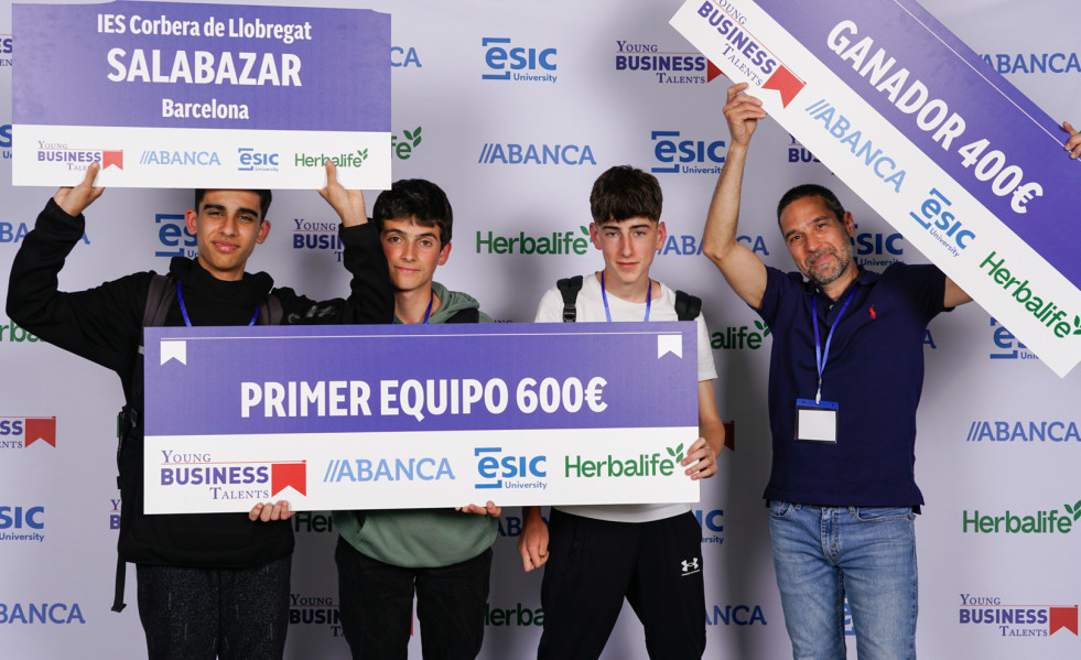 EuropaPress 5900183 tres jovenes barcelona sealzan victoria lacompeticion educativa