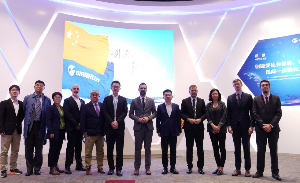 EuropaPress 5514536 conseller empresa trabajo generalitat roger torrent junto representantes