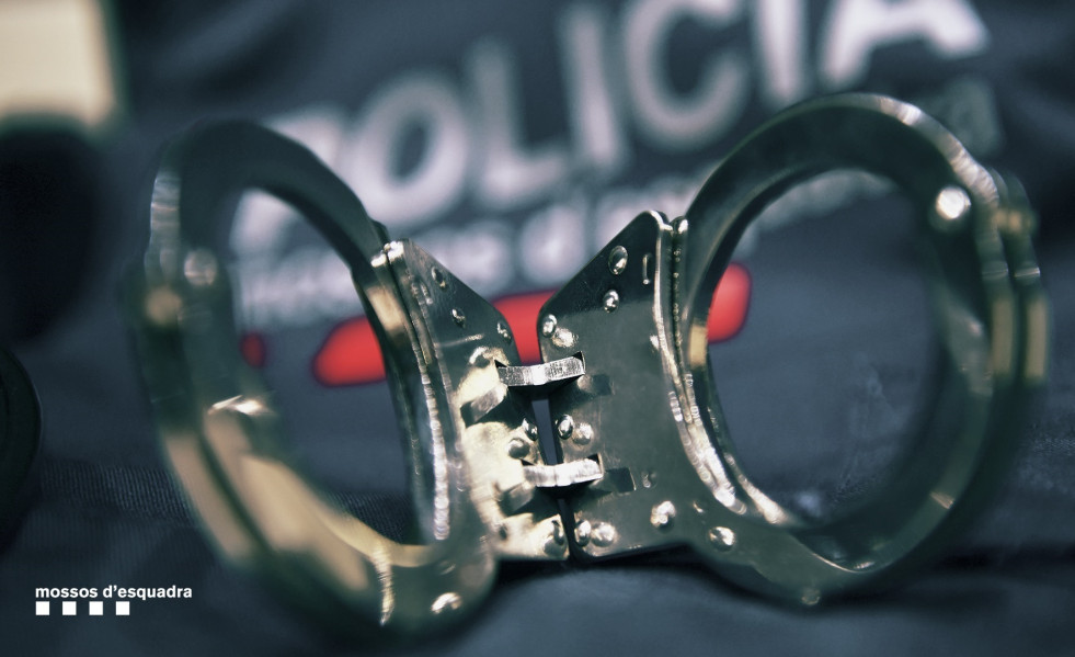 EuropaPress 4064707 esposas mossos desquadra archivo (1)