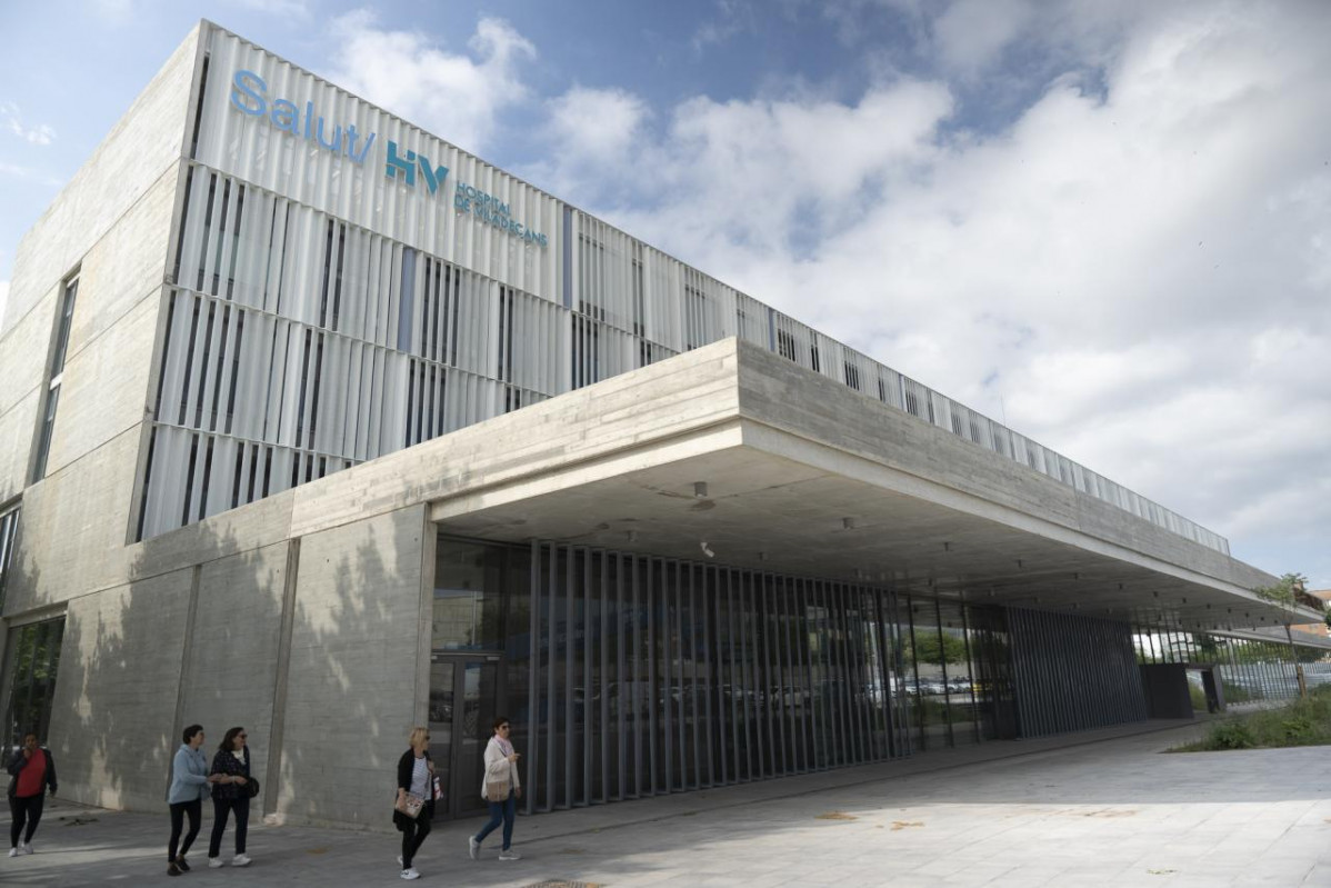 Comenu00e7a el trasllat al nou Hospital de Viladecans