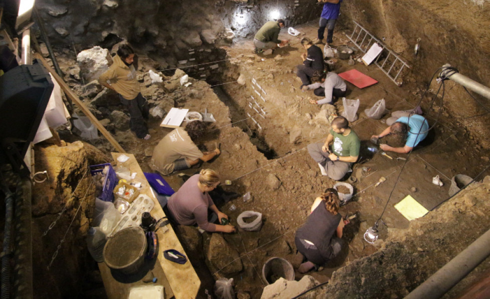 Excavacio cova Can Sadurni 2024