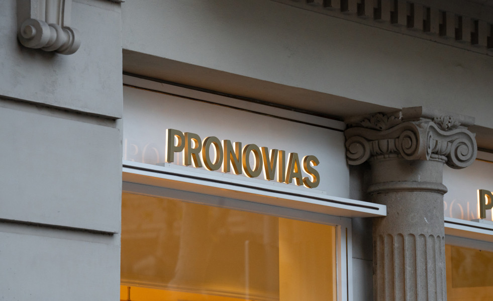 Archivo - Fachada de la tienda de Pronovias, a 23 de enero de 2024, en Barcelona, Catalunya (España)