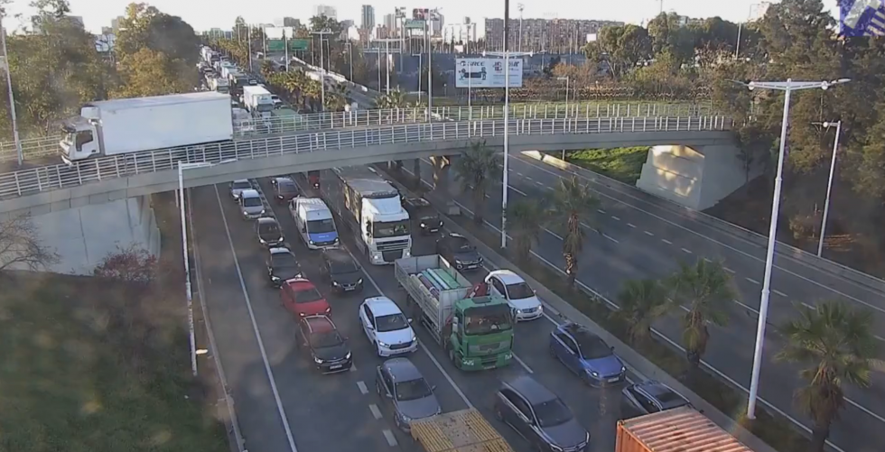 Retenciones en varias vías principales del Baix Llobregat complican la movilidad este miércoles
