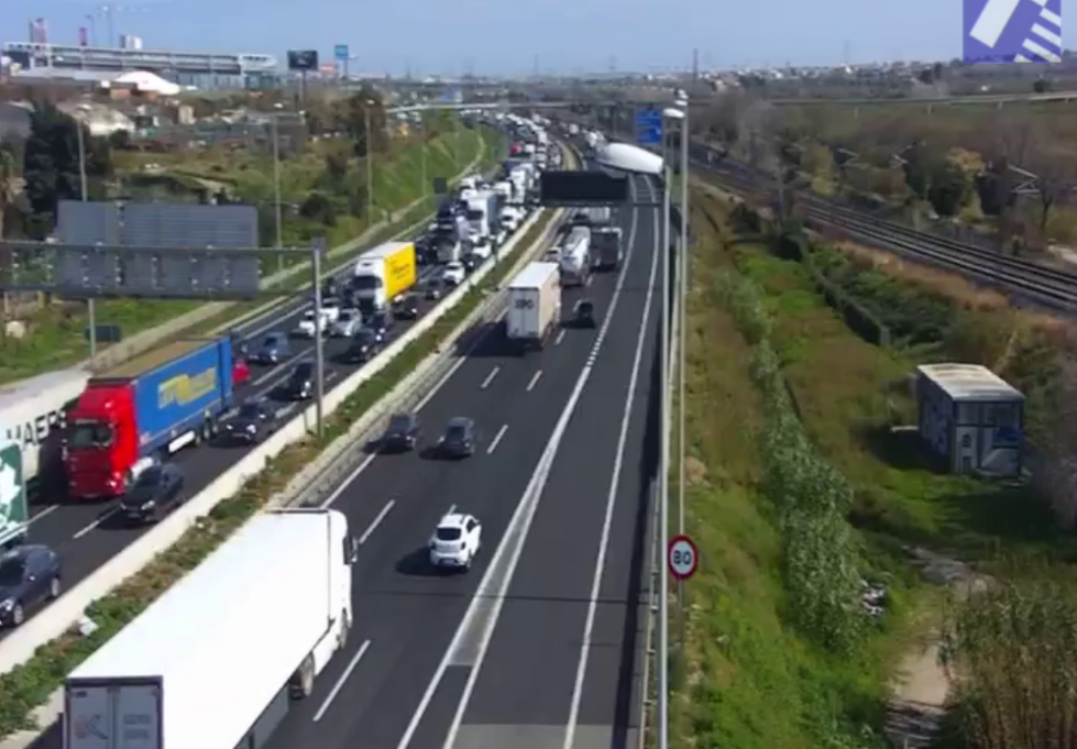 Mañana muy complicada con con hasta 10 retenciones en las principales vías del Baix Llobregat