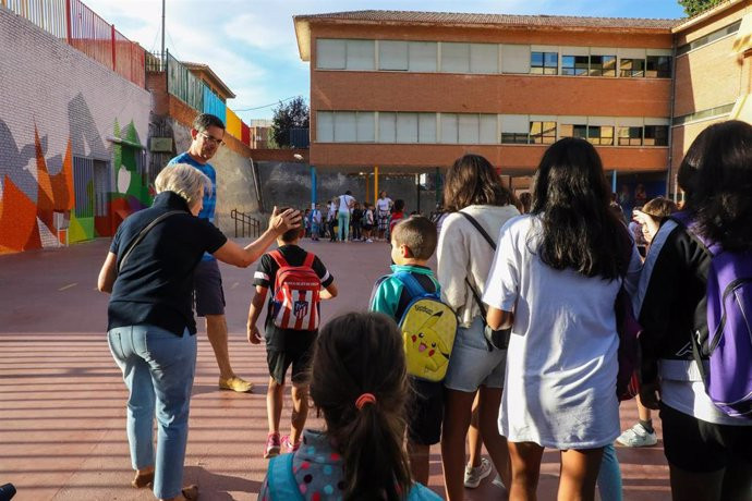 ¿Cómo está siendo la 'vuelta al cole' en el Baix Llobregat tras el apagón en Catalunya?