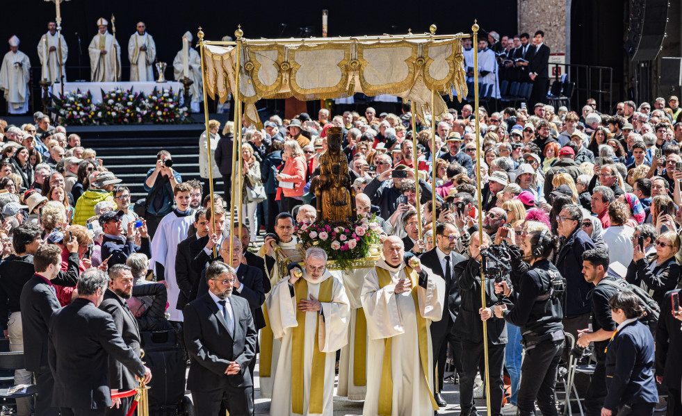 EuropaPress 6680963 procesion moreneta misa solemnidad virgen montserrat monasterio montserrat
