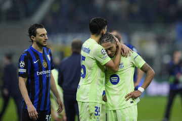 EuropaPress 6704533 gerard martin and raphinha dias belloli of fc barcelona laments during the