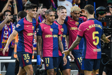 EuropaPress 6714074 11 may 2025 spain barcelona barcelonas raphinha celebrate scoring goal with