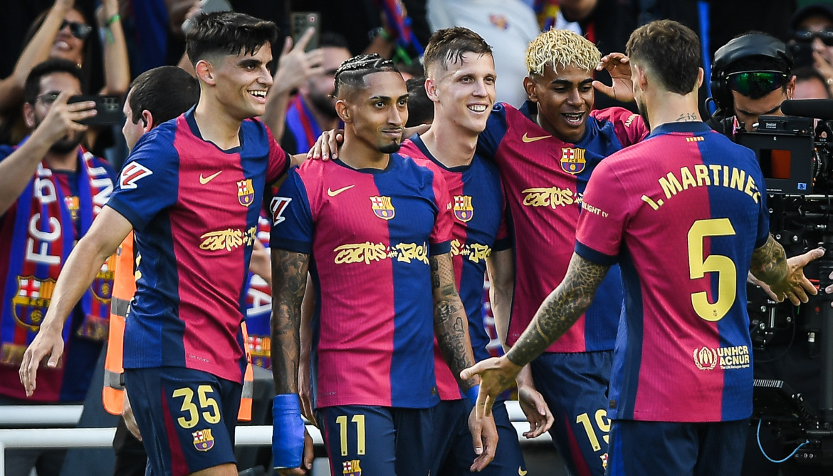 EuropaPress 6714074 11 may 2025 spain barcelona barcelonas raphinha celebrate scoring goal with