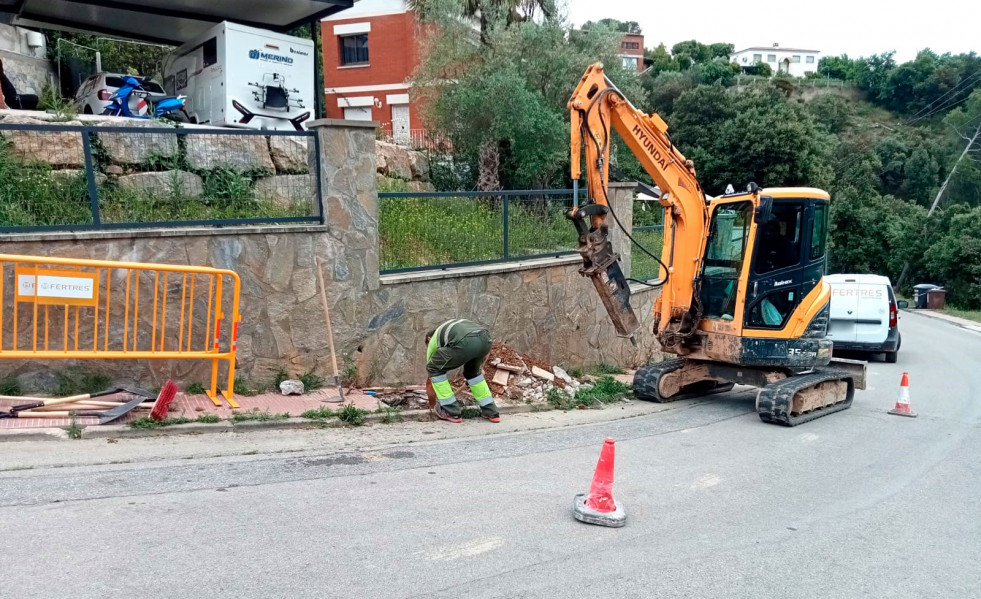 Obres C Montseny xarxa aigua nova