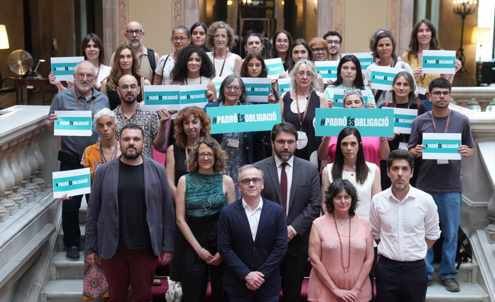 EuropaPress 6808570 psc erc comuns cup reunido hoy parlament xarxa dentitats pel padro firmar