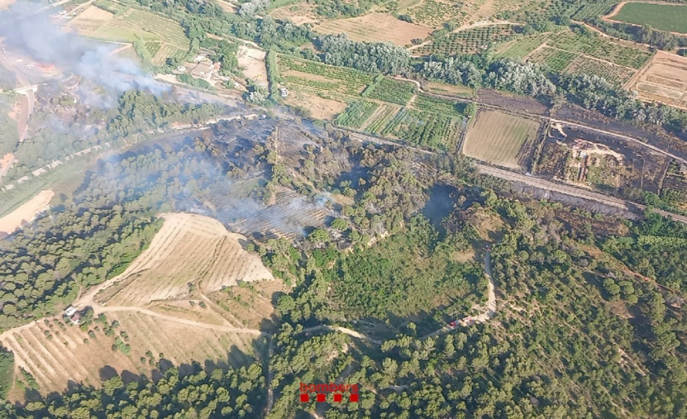 Incendio entre Martorell y Sant Esteve Sesrovires (Barcelona)
