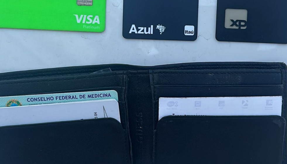 🔒 Caçat in fraganti! Detingut per estafa després de robar una cartera a un turista 🎒📍 ⏰ Zona