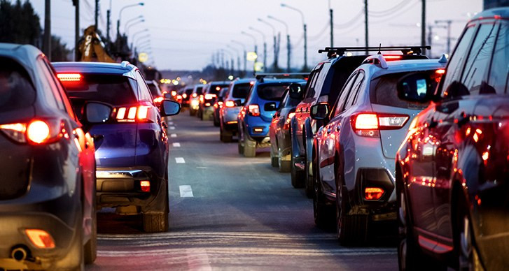 El corte de un ramal en la A-2 provoca afectaciones y retenciones de tráfico en Cornellà