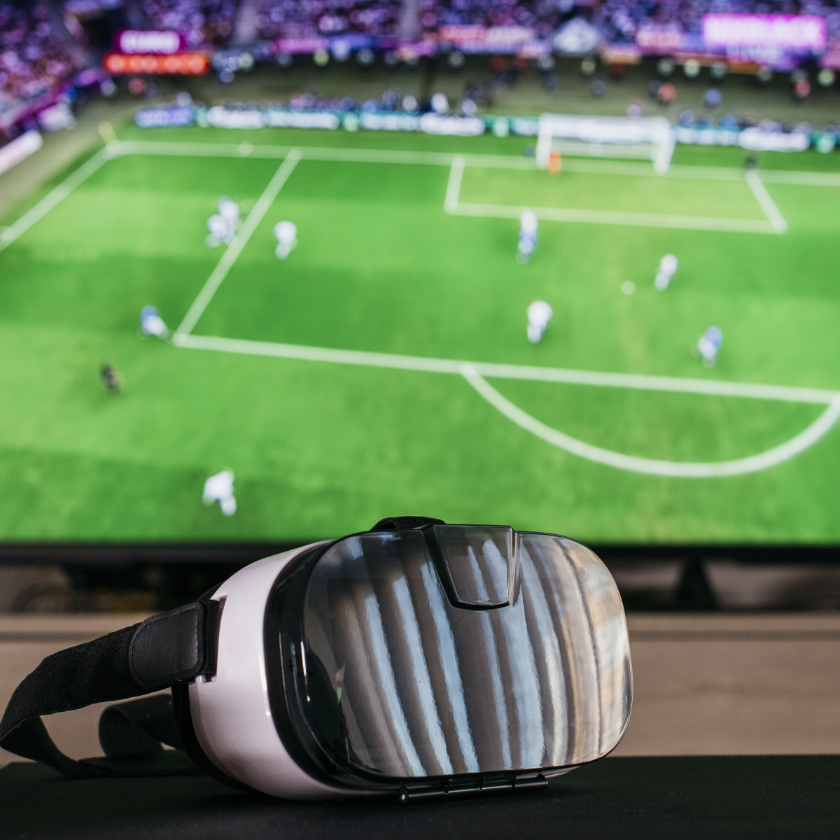 Concepto de ver futbol con gafas vr