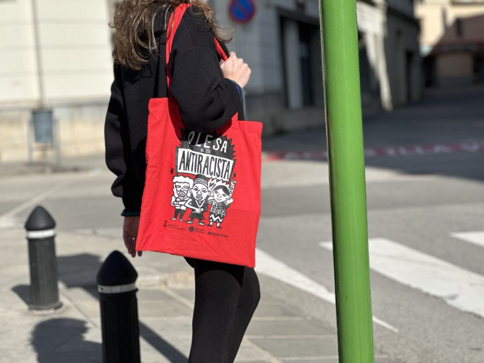 Olesa de Montserrat instalará un Punto Antirracista en el mercado semanal