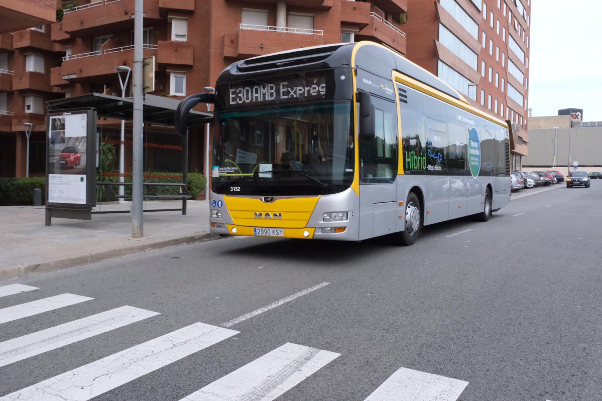 Bus e30