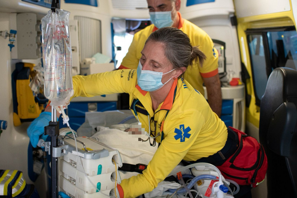 Una explosión en una empresa química de Gavà deja 2 trabajadores heridos