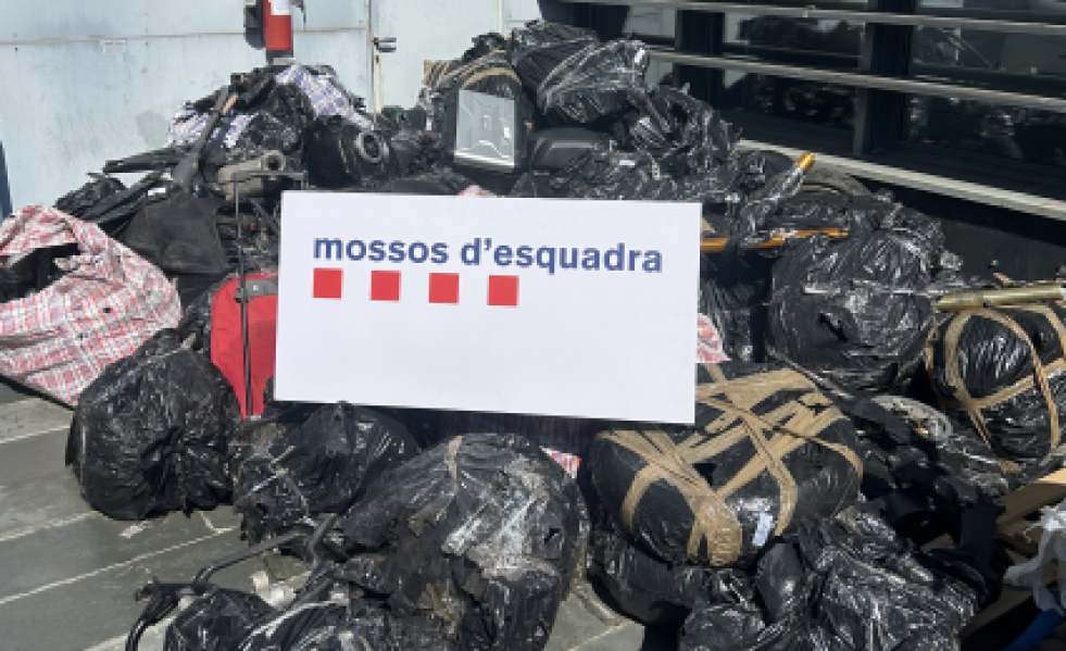 Fotografía de las motocicletas desguazadas para venderlas en países extranjeros @Mossos d'Esquadra