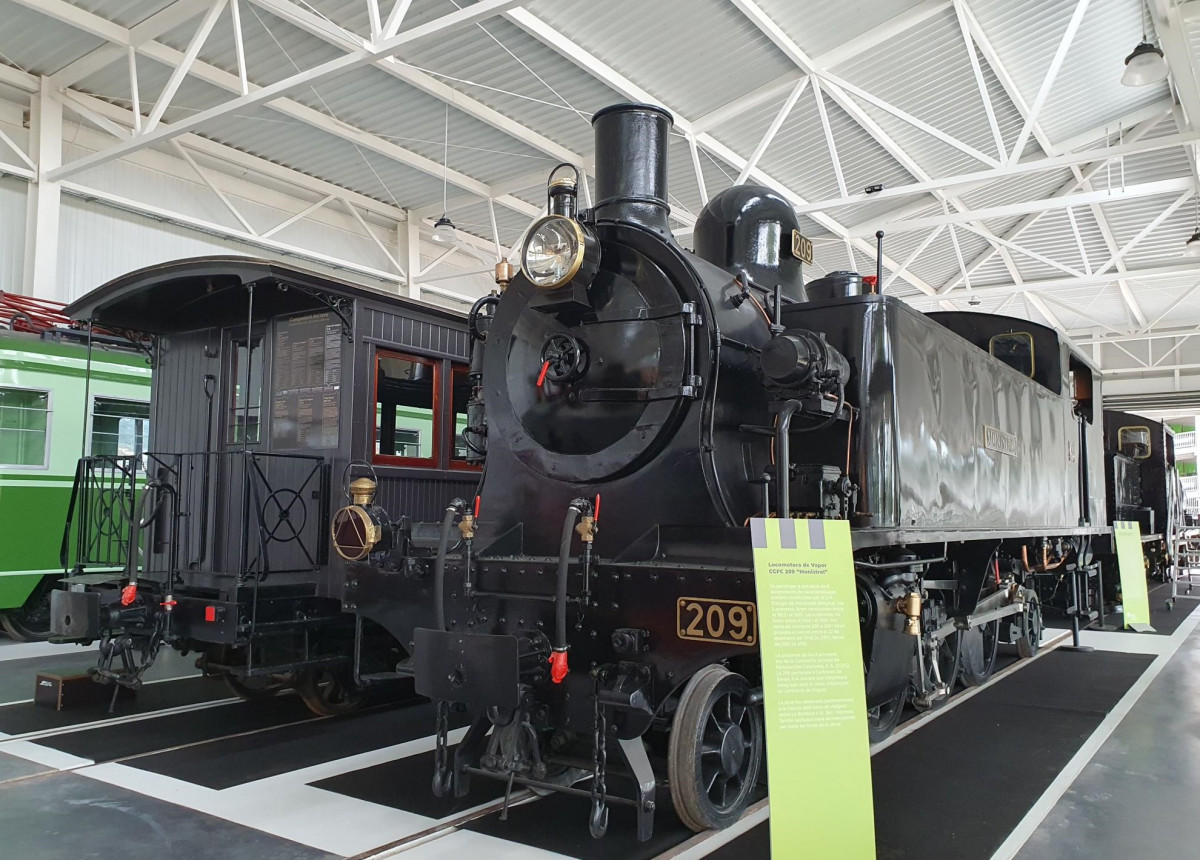 Espai via metrica fPvTbTB