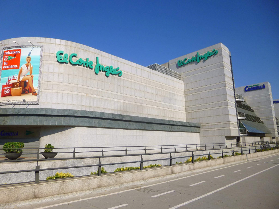 El Corte Inglés de Cornellà busca nuevos trabajadores para reforzar la campaña de Navidad