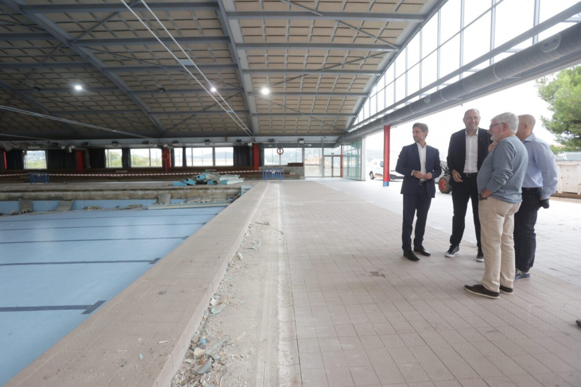 El conseller de Deportes visita Molins de Rei para supervisar mejoras en instalaciones deportivas