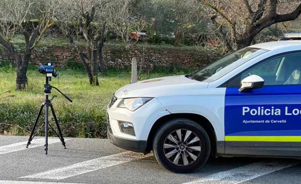 Foto radar amb cotxe (1)