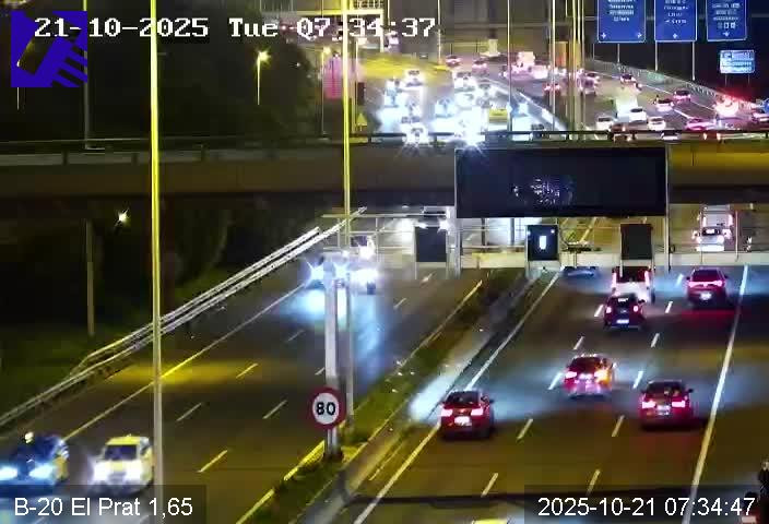 Mañana muy complicada en las carreteras del Baix Llobregat: un accidente corta un carril de la AP-7