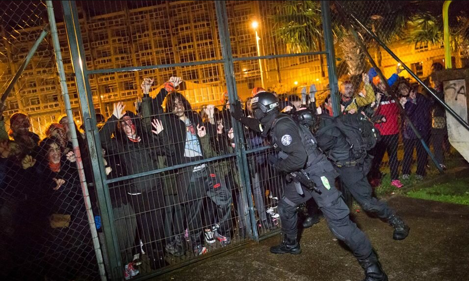 Sant Andreu de la Barca celebra Halloween con una invasión zombie