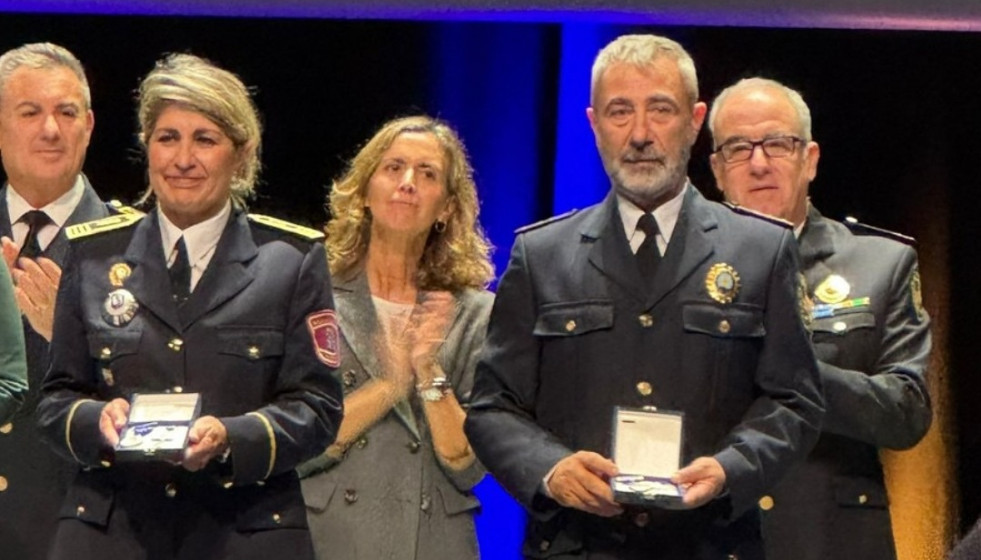 🏅 El cap de la Policia Local de Castelldefels, Raúl Vergel Blanes, rep la Medalla al Mèrit Prof