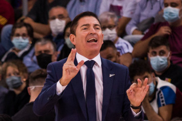 Europapress 4025755 xavi pascual head coach of zenit st petersburg gestures during the turkish1