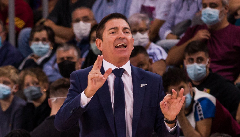 Europapress 4025755 xavi pascual head coach of zenit st petersburg gestures during the turkish1