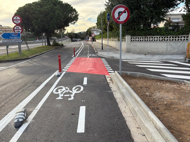Castelldefels suma casi de 2km nuevos de carril bici segregado
