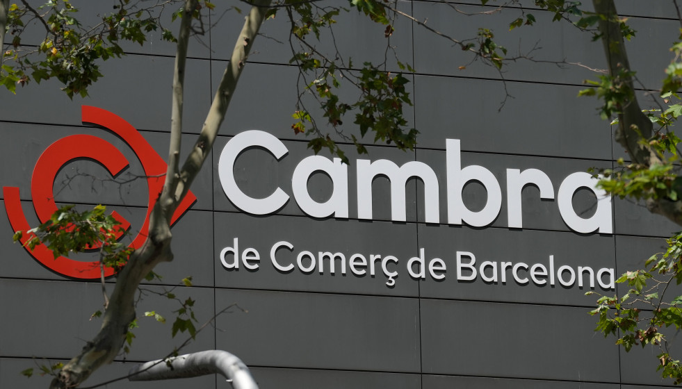 Archivo - Fachada de la Cámara de Comercio en Barcelona