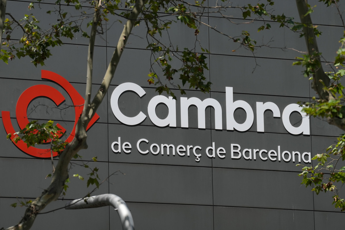 Archivo - Fachada de la Cámara de Comercio en Barcelona