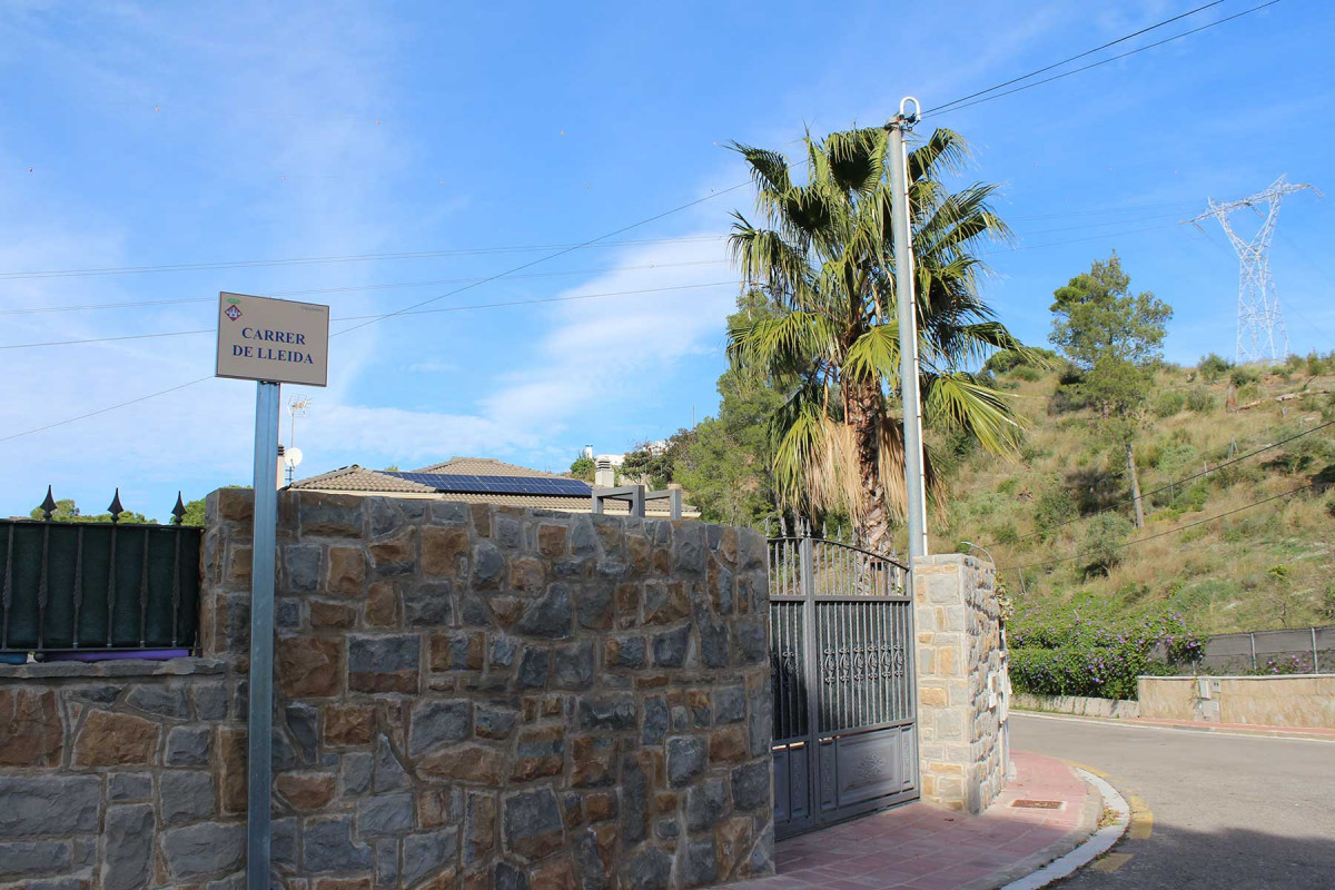 Placa carrer Valldaina