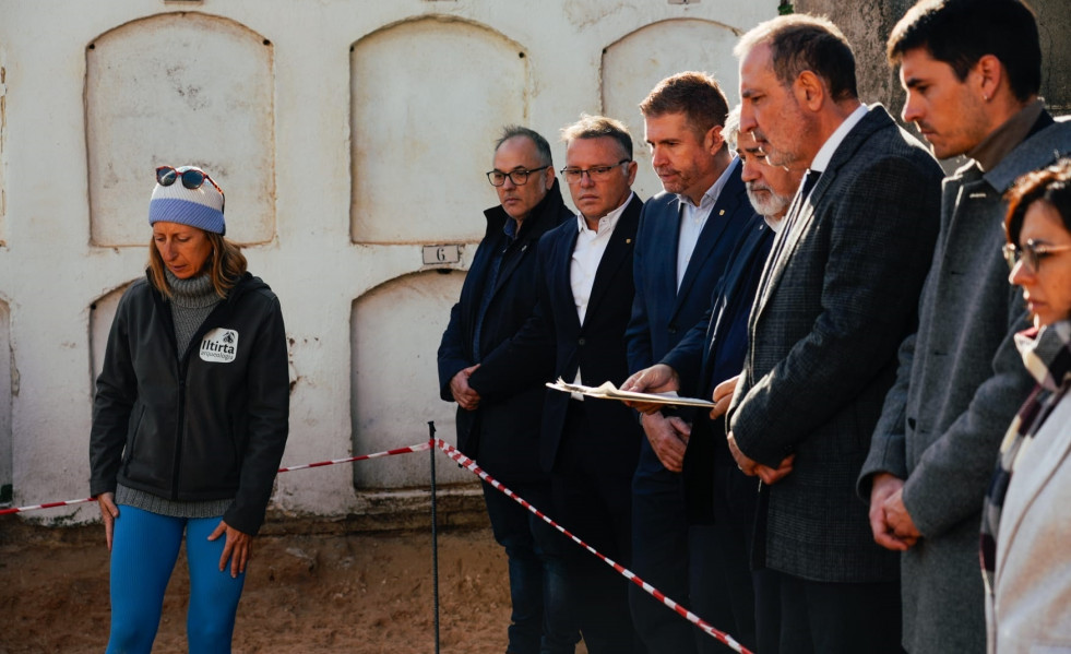 EuropaPress 7135684 conseller justicia calidad democratica ramon espadaler visita fosa comun