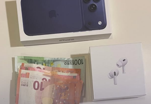 Detenidas tres personas en Castelldefels por vender iPhones falsos