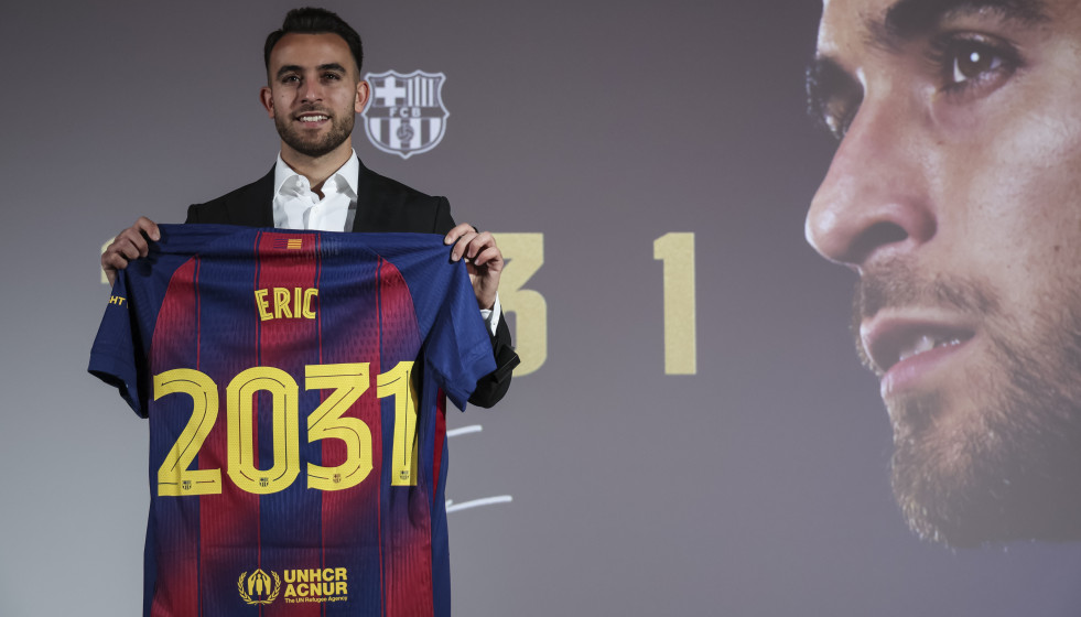 EuropaPress 7163917 eric garcia attends his press conference during his renovation as player of