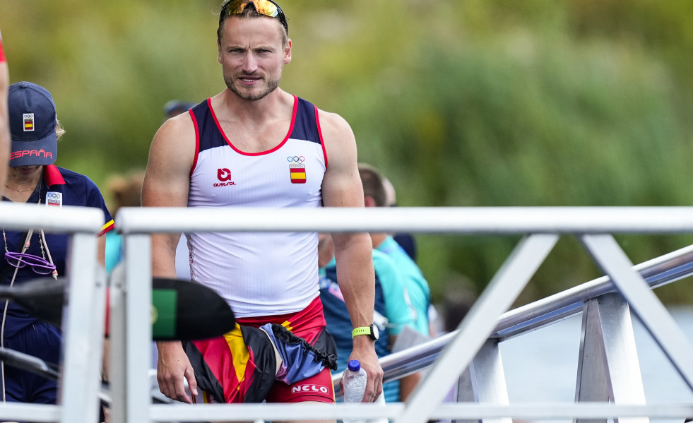 EuropaPress 6149912 marcus cooper of spain looks on during mens kayak double 500m final of the