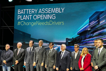 2025 INAUG BETERIES SEAT1