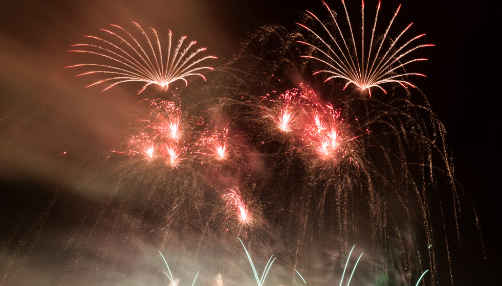 Fuegos artificiales rojos