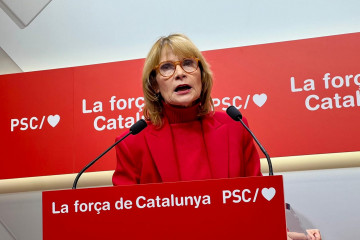 La viceprimera secretaria y portavoz del PSC, Lluïsa Moret, en una rueda de prensa en la sede del partido