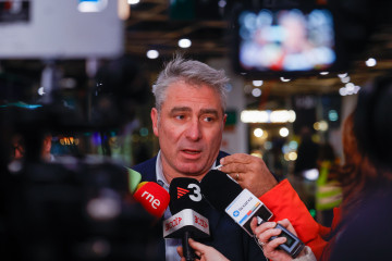 El portavoz de Renfe en Cataluña, Antonio Carmona, atiende a los medios en la Estación de Sants, en una imagen de archivo.