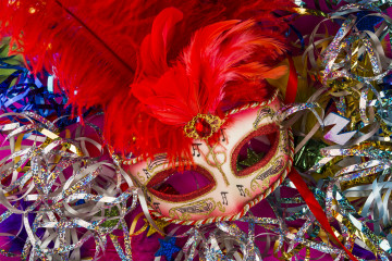 Colorful carnival composition with masks (1)