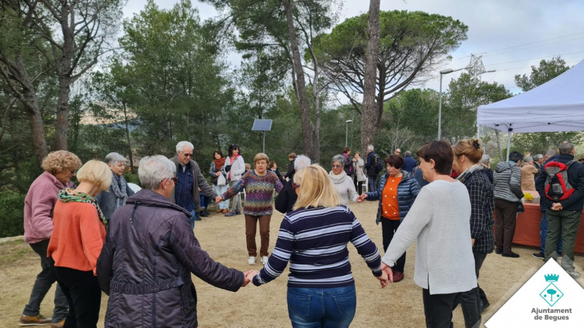 Sardanas y 'coques' bendecidas: Begues viaja al siglo XVII para celebrar la Festa de Santa Eulàlia