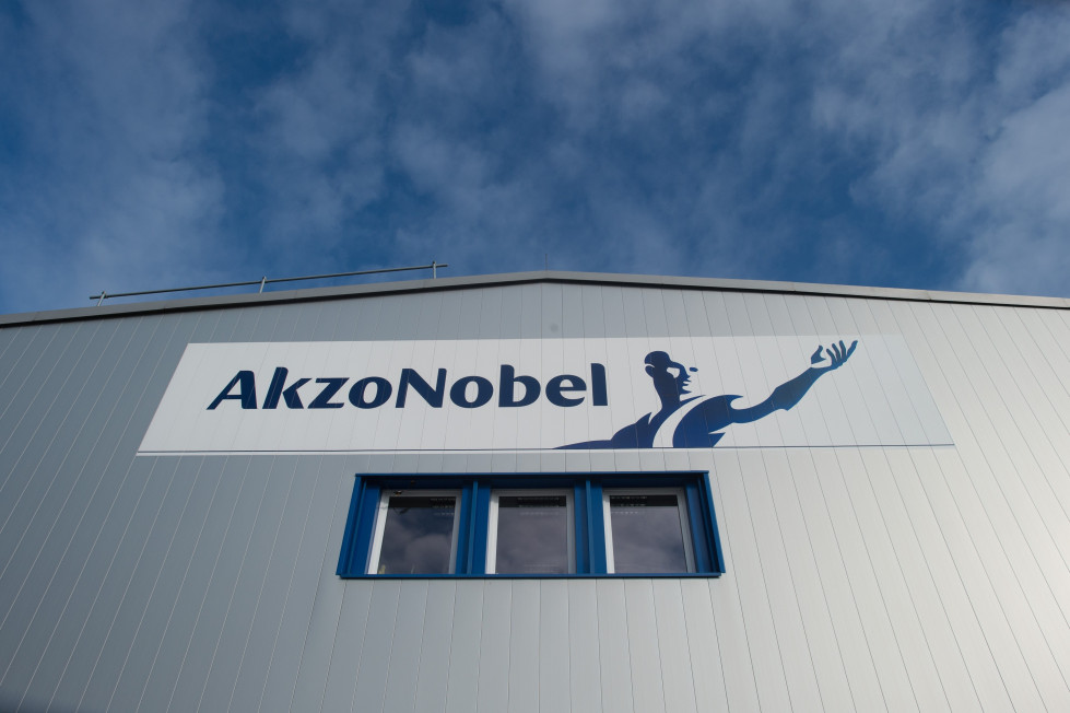 Alarma en El Prat por el ERE de AkzoNobel: dos tercios de la plantilla, en riesgo