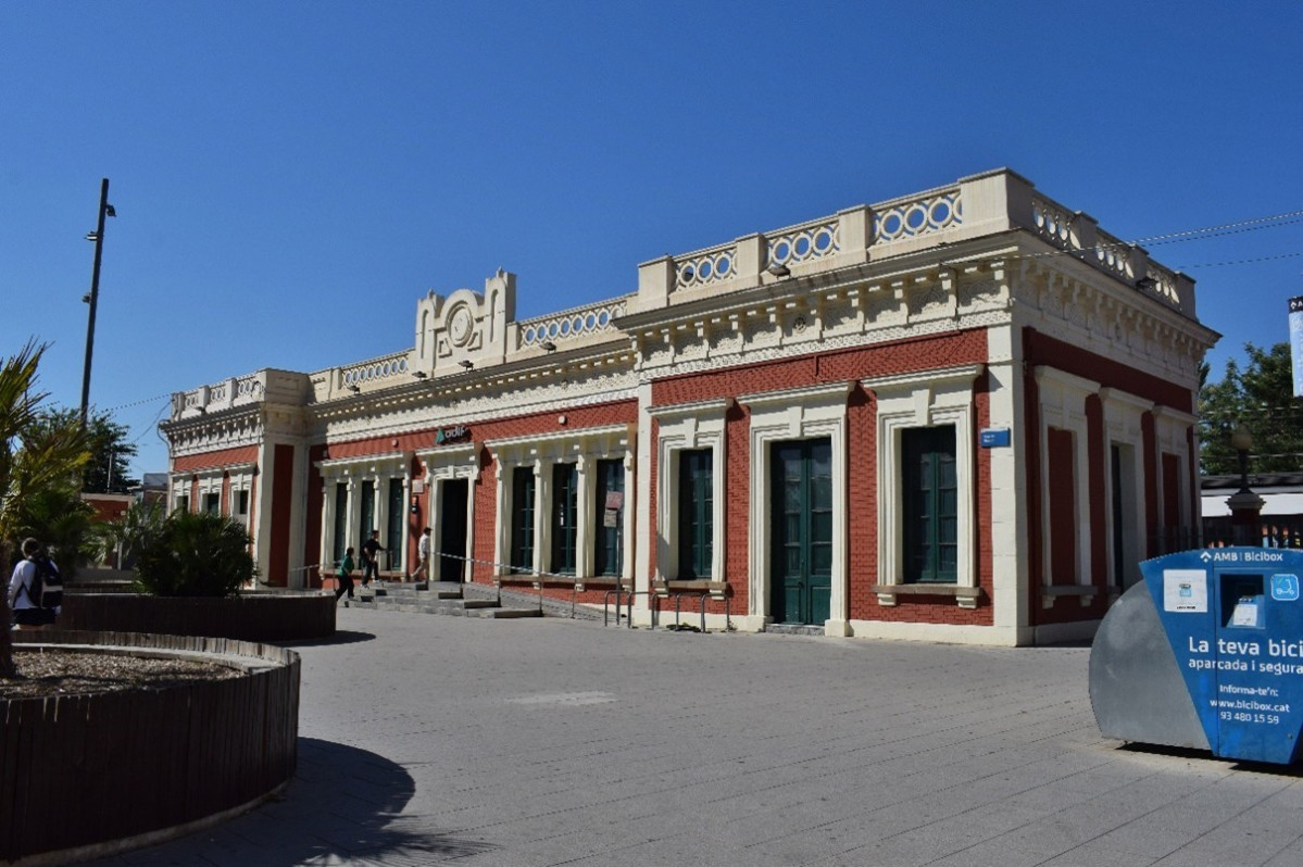 Imagen de la estación de la R4 en Cornellà (Barcelona).