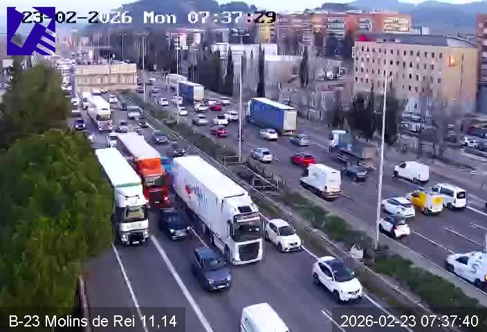 Importantes retenciones en el Baix Llobregat complican la movilidad hacia Barcelona